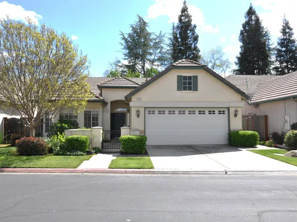 2370 Dawson Cove Ln S, Clovis, CA 93611