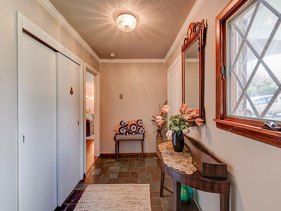 4th image of 7212 Deane Hill Dr