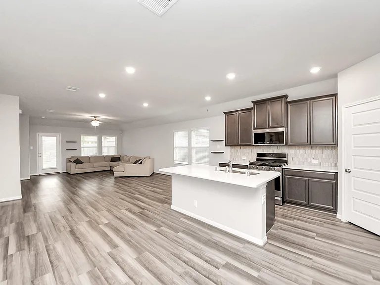 518 Ellwood Terrace Ln — Photo 6