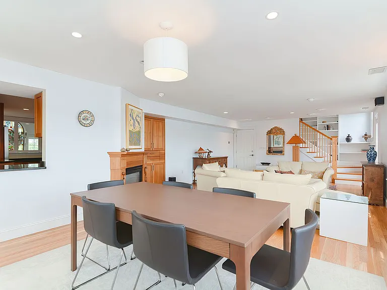 37 Rocky Neck Ave #A — Photo 12