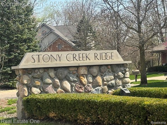 2nd image of 419 Roundview Dr