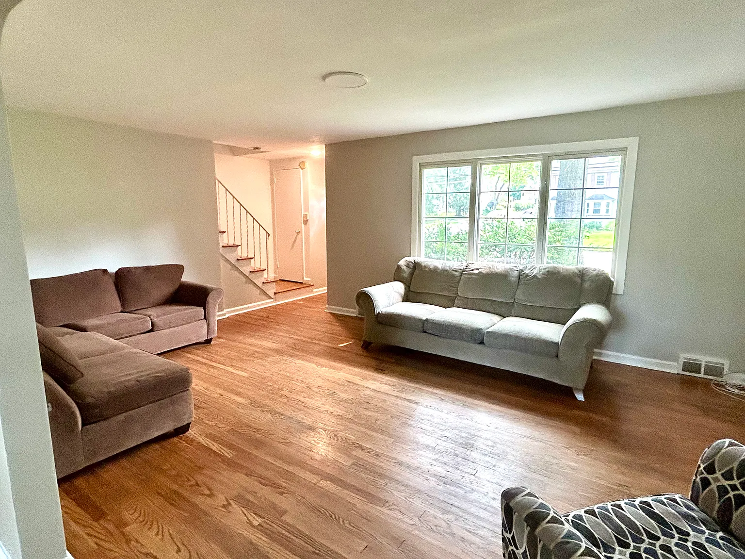 4 bed, 1.5 bath, 1560 sqft, $4,375 — Photo 3