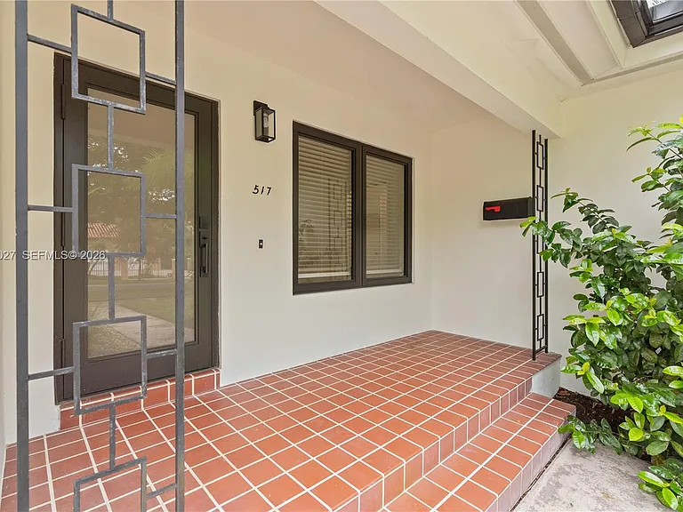 517 Palermo Ave — Photo 32