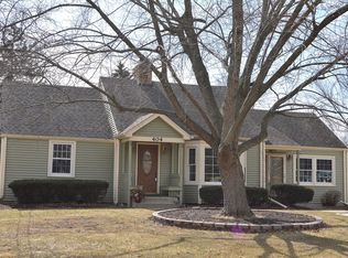 404 Pershing Ave, Wheaton, IL 60189