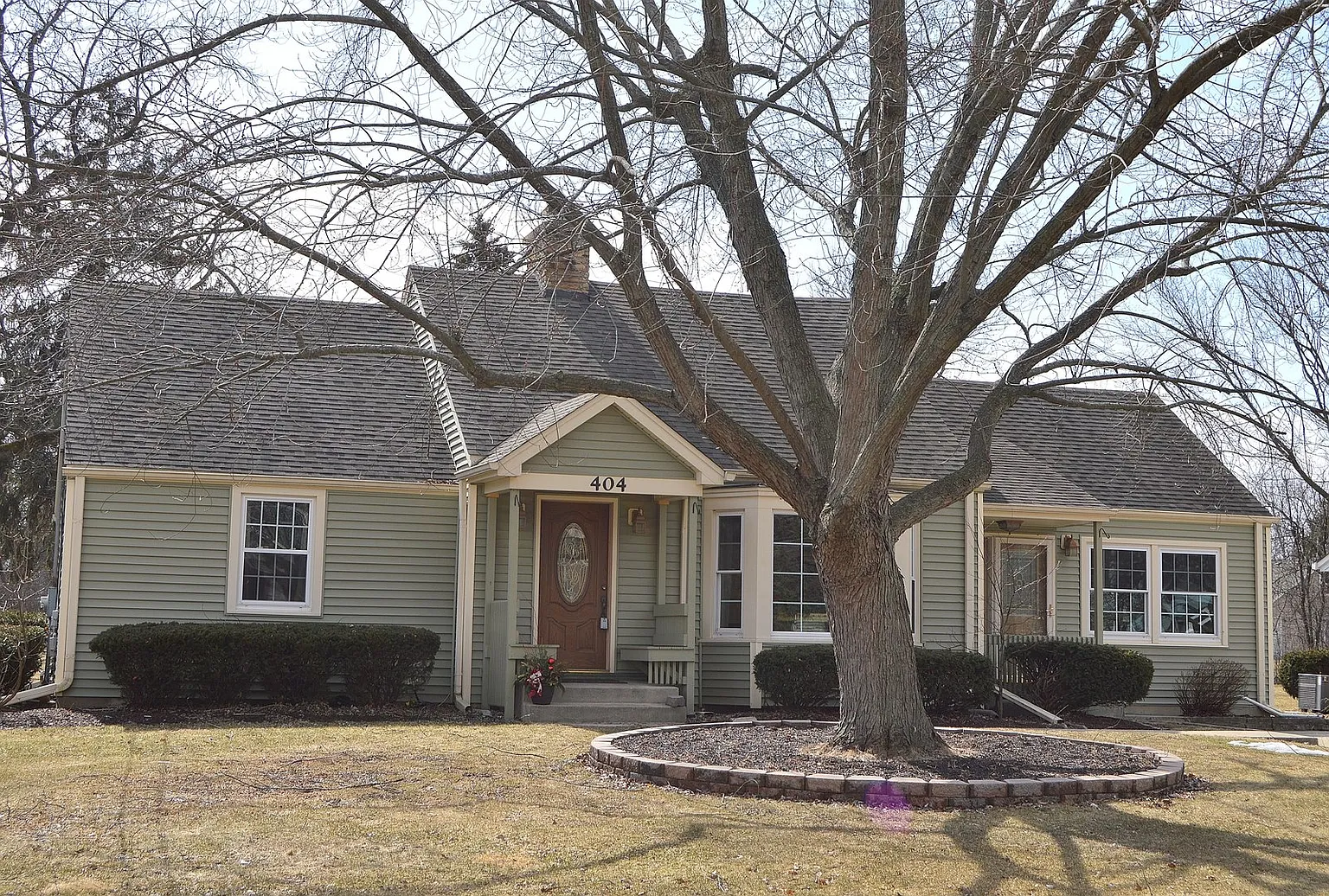 404 Pershing Ave photo 1