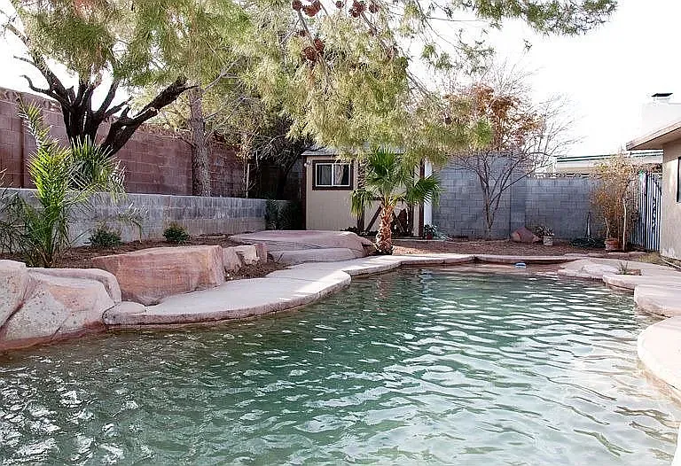 8237 Stapleton Ave — Photo 38