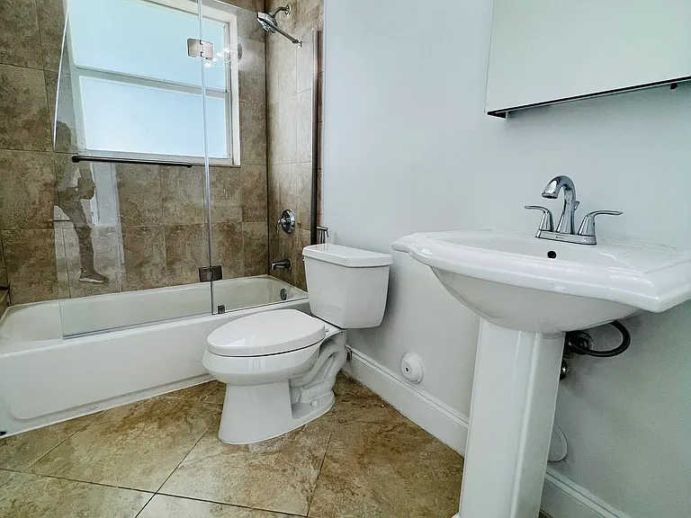 944 Bay Dr #7 — Photo 18