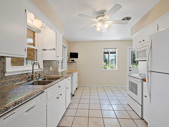 5th image of 10743 Zenith Ave S