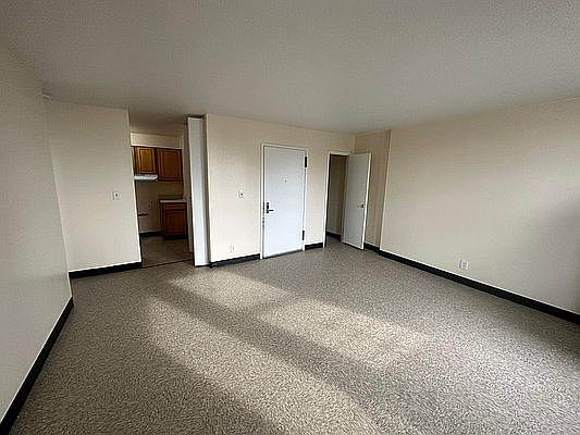1st image of 2880 W 31st St #2R