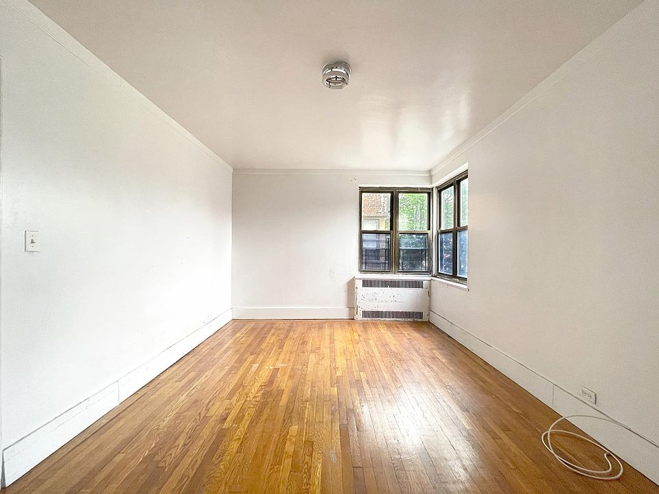 2nd image of 4754 Richardson Ave APT 2