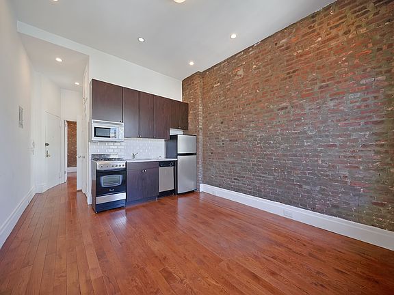 2nd image of 142 Sullivan St APT 26