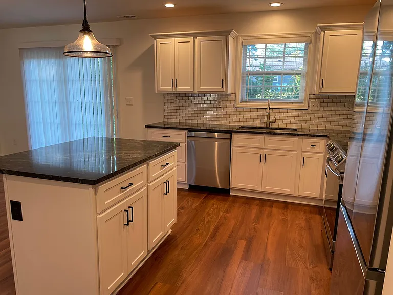 8505 Saurel Dr — Photo 7