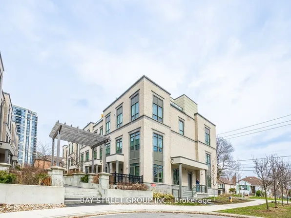 50 Holmes Ave #7, Toronto, ON M2N 0J9