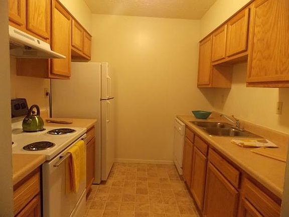 4th image of 2511 Woodhill Ct APT 4