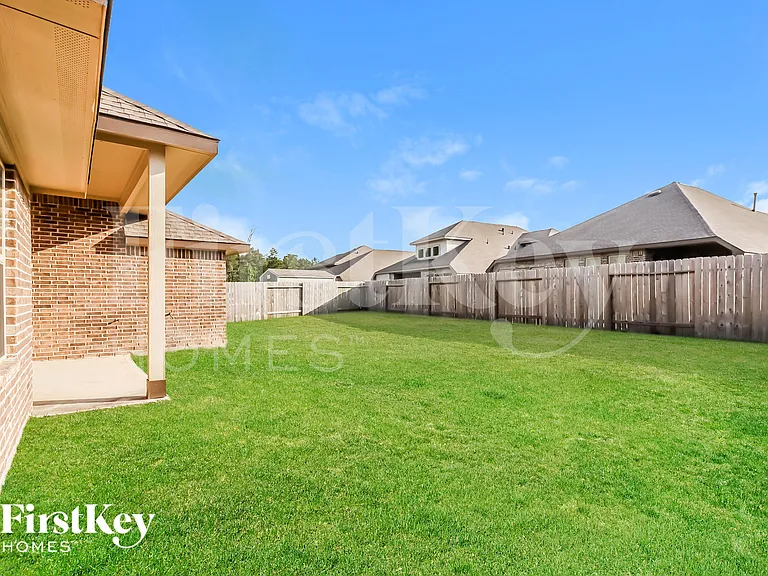 1648 Breezewood Dr — Photo 14