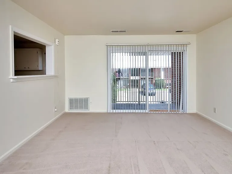 East Bay Apartments — Photo 7
