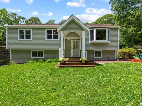 34 Grouse Circle, East Lyme, CT 06333