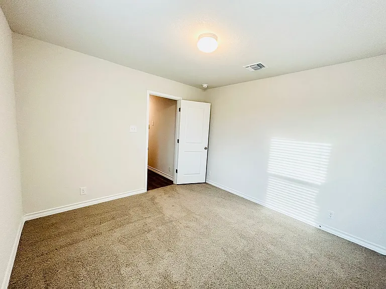 14022 Trinity Cv — Photo 12