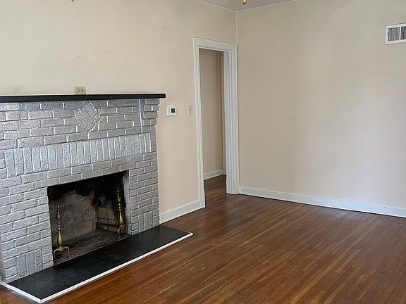 4th image of 15914 Richmond Hwy