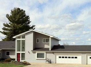 1430 Sunnyside Dr, Cadillac, MI 49601