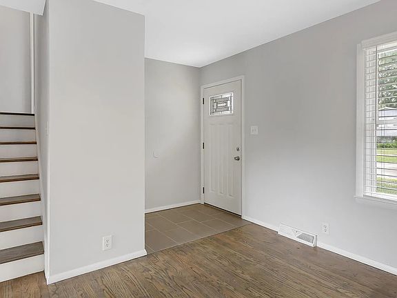 3rd image of 1906 Winchester Dr