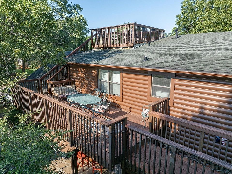 2nd image of 322 Post Oak Dr