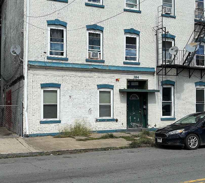 1st image of 384 Washington St #3R