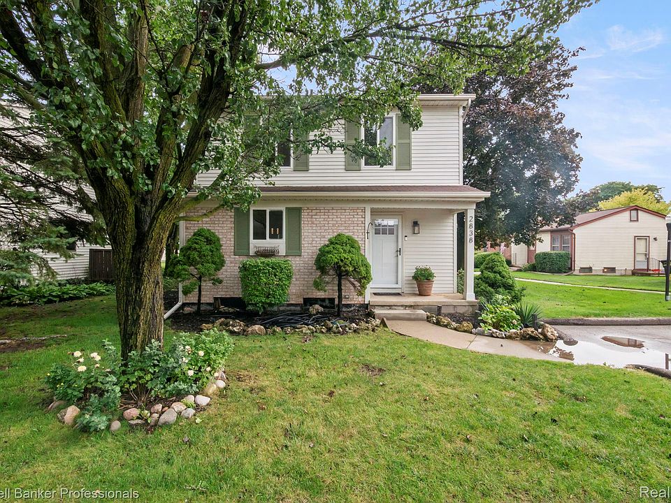 2838 Roundtree Dr, photo 2