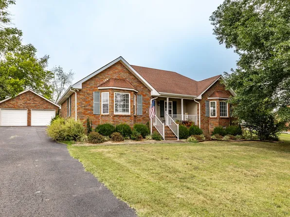 294 Brattontown Cir, Lafayette, TN 37083