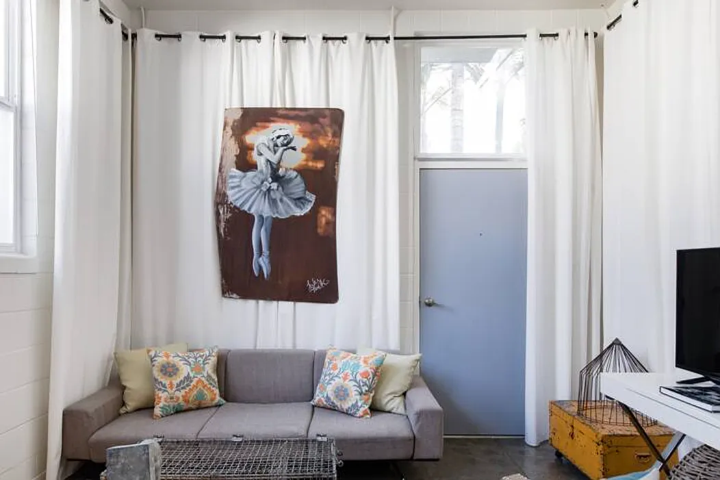 533 Vernon Ave — Photo 4