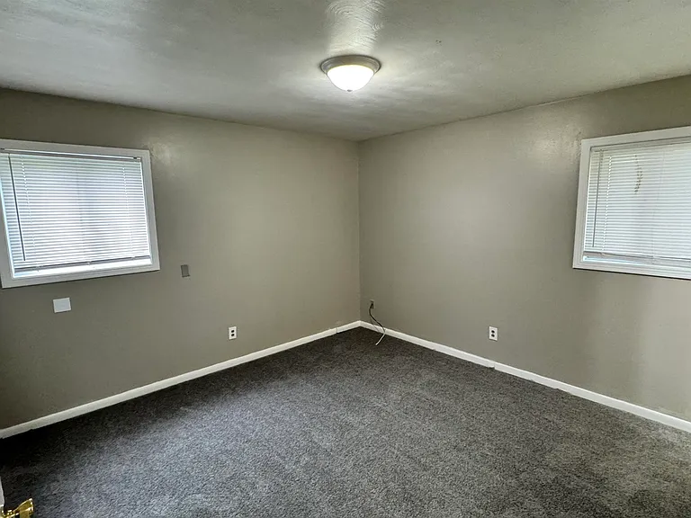 4748 Scottsdale Ave — Photo 8