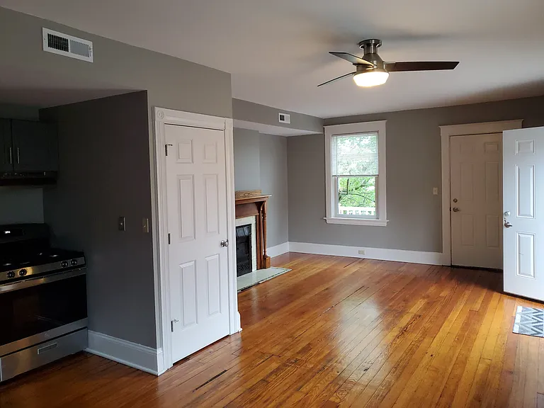 2372 Chickasaw St #2 — Photo 8
