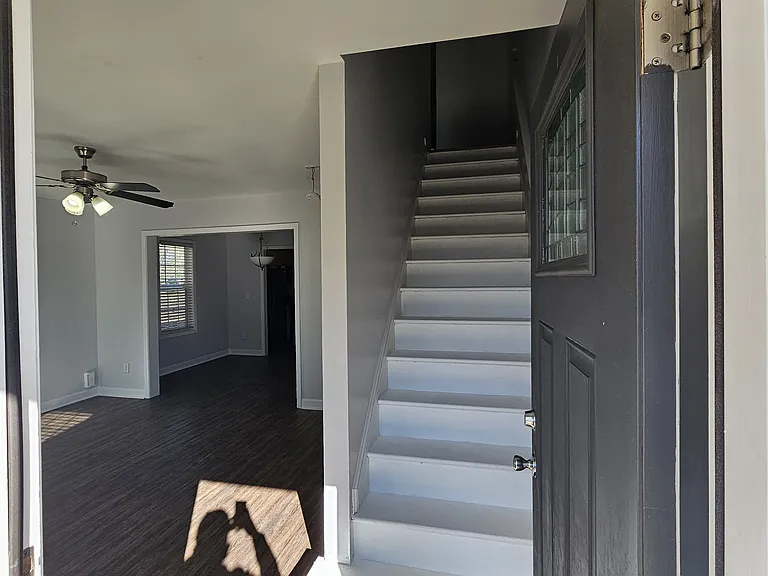 527 Walter St #527 — Photo 2