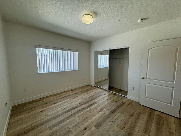 4077 Inglewood Blvd — Photo 23