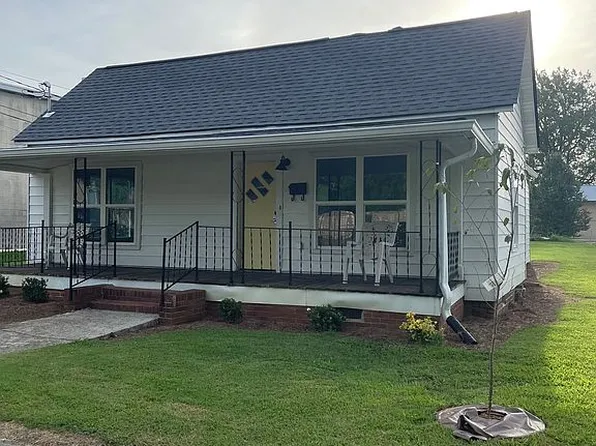 1005 Saint Charles St, Dalton, GA 30720