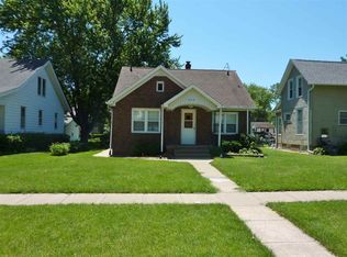 903 8th St, Durant, IA 52747