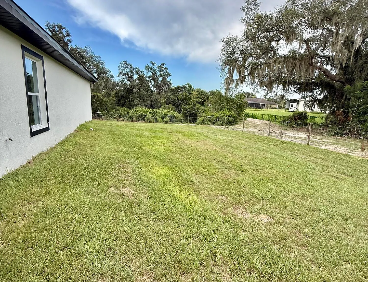 3 bed, 2.0 bath, 1832 sqft, $2,900 — Photo 4