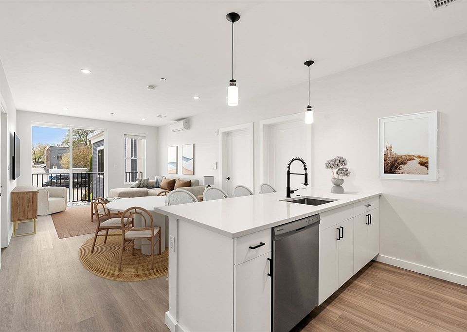 1st image of 10 Somerset Ave #203