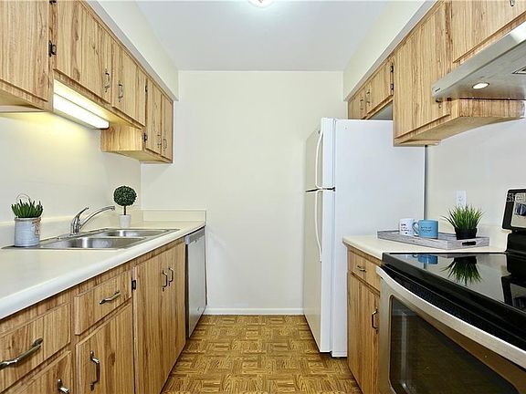 3rd image of 4886 S Semoran Blvd APT 601