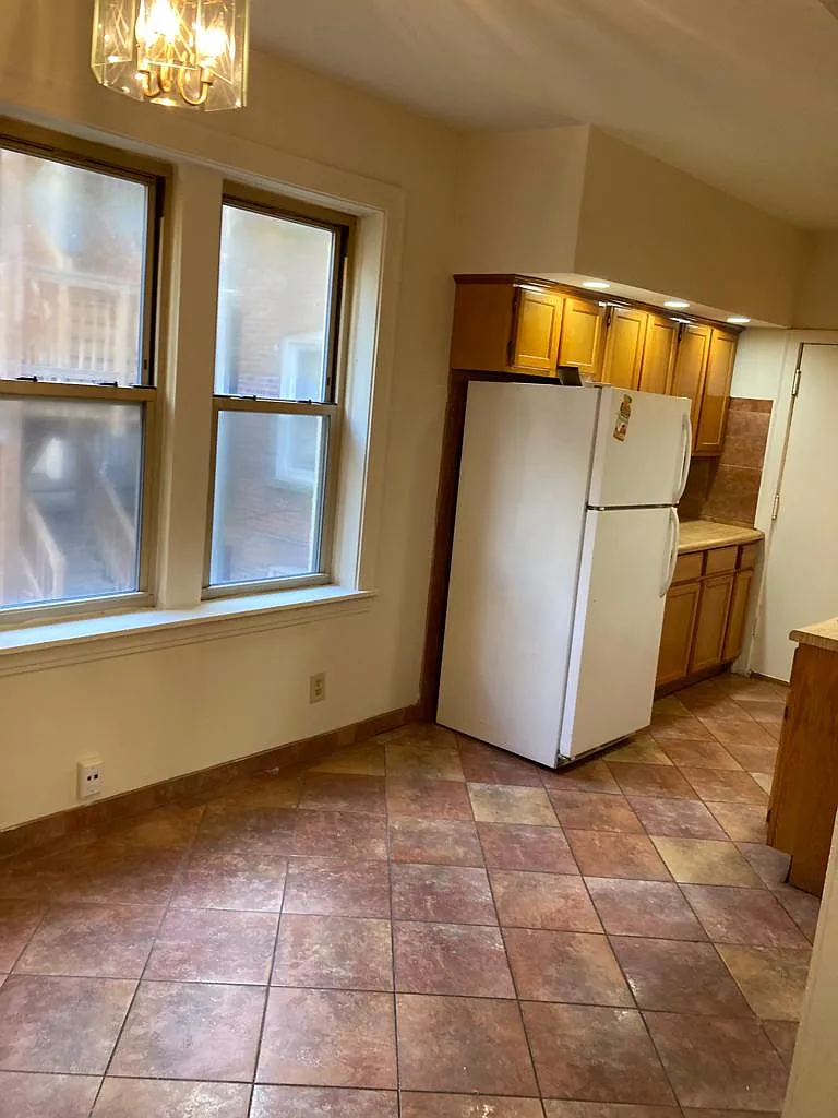8149 S Maryland Ave — Photo 2