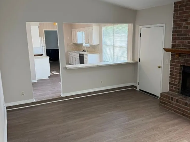 2375 Kirkwall St — Photo 7