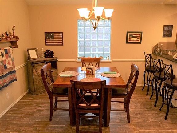 5th image of 4325 Willow Cir