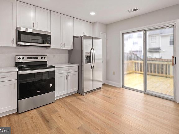 4th image of 8684 Venoy Ct