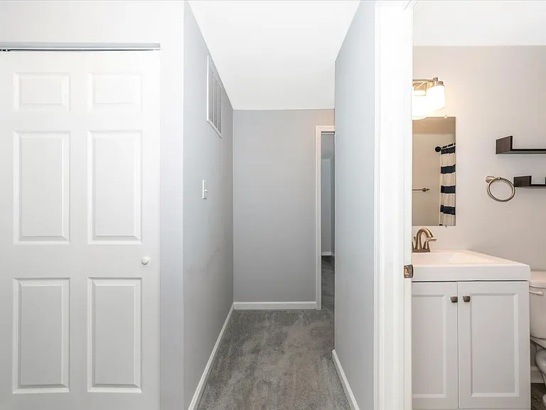 214 Ashfield Ct — Photo 21