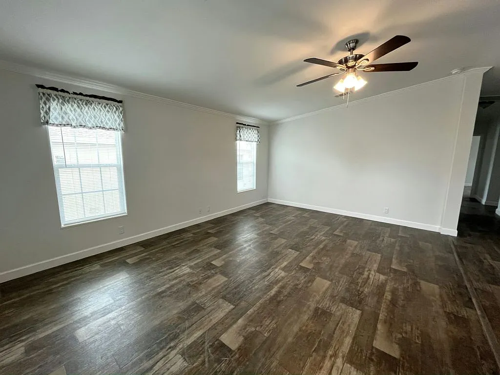 3 bed, 2.0 bath, 1459 sqft, $1,199 — Photo 2