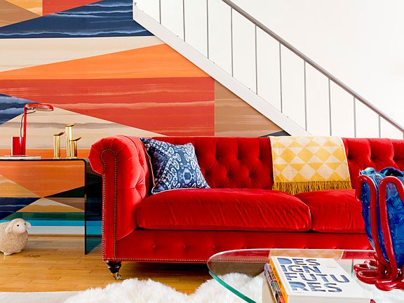 Chesterfield sofa in red velvet!