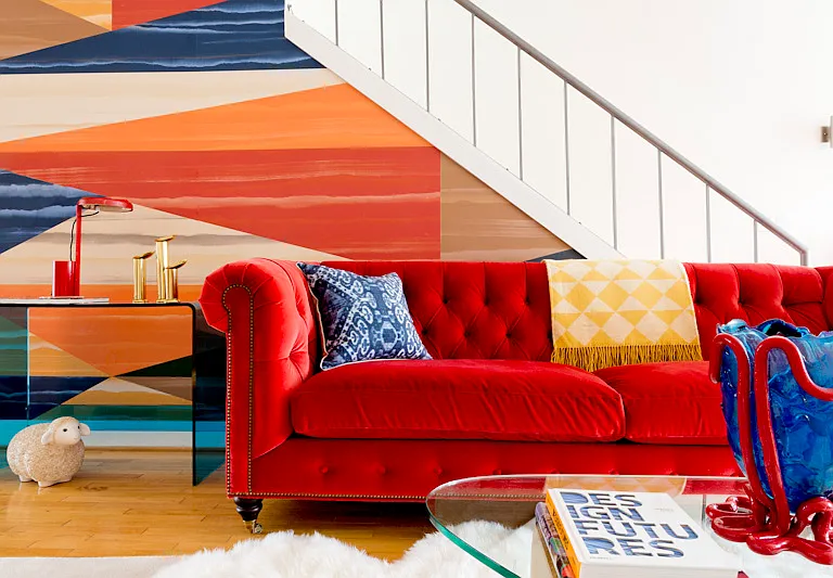 Chesterfield sofa in red velvet!