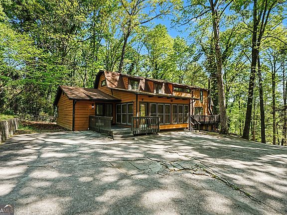 2nd image of 2530 Rockbridge Rd NW