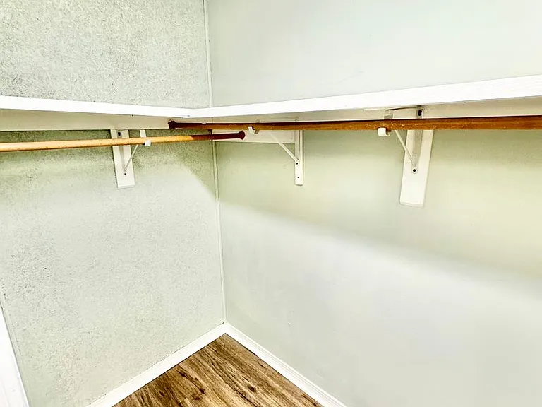 937 Holbrook Cir — Photo 31