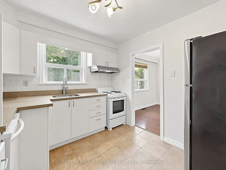 319 Patricia Ave — Photo 12